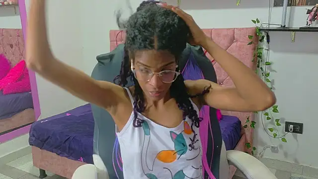 thianahorny online show from April 1, 2026, 2:35 am