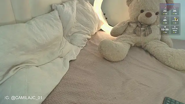 KIMMIE 01 online show from February 5, 2026, 4:14 pm