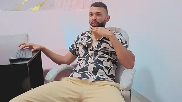 Snapshot of onlymen2025 chatting on December 3, 2025, 10:42 pm onlymen2025 online show from December 3, 2025, 10:42 pm