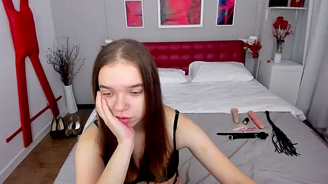 Snapshot of KamilaPeach chatting on October 13, 2025, 6:37 am KamilaPeach online show from October 13, 2025, 6:37 am