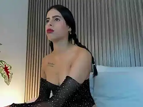 Snapshot of laura_maite_ chatting on October 10, 2025, 12:17 pm laura maite online show from October 10, 2025, 12:17 pm
