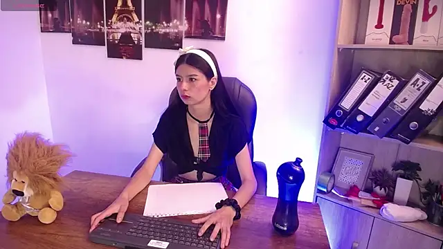 SweetRenata  online show from February 13, 2026, 12:05 pm