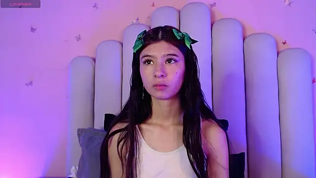 SweetRenata  online show from October 15, 2025, 11:18 am