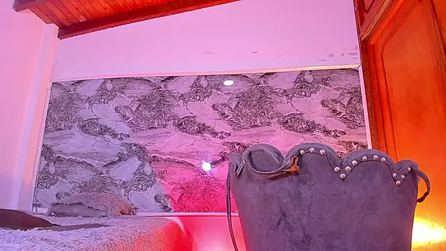 Snapshot of Ethan_thouse chatting on December 17, 2025, 8:14 pm Ethan thouse online show from December 17, 2025, 8:14 pm