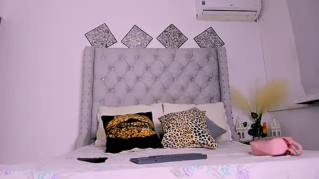 ChocoBunny1 online show from October 14, 2025, 3:29 am