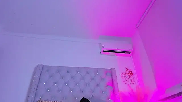 ChocoBunny1 online show from November 10, 2025, 4:06 am