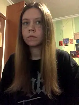 LunaVirelle online show from November 17, 2025, 9:30 pm