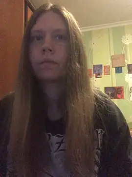 LunaVirelle online show from April 18, 2026, 7:18 pm