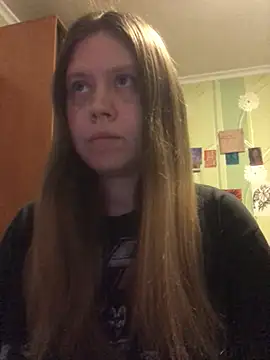 LunaVirelle online show from March 5, 2026, 7:43 pm