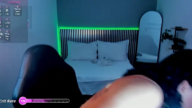 Snapshot of Little_Alli chatting on December 4, 2025, 12:31 am Little Alli online show from December 4, 2025, 12:31 am