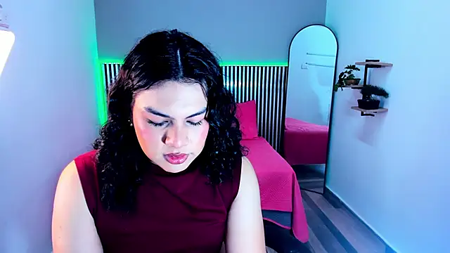 Snapshot of Little_Alli chatting on December 16, 2025, 12:59 am Little Alli online show from December 16, 2025, 12:59 am