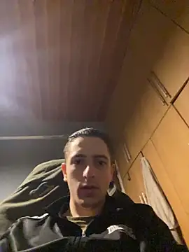 Snapshot of Asimako chatting on December 13, 2025, 9:32 pm Asimako online show from December 13, 2025, 9:32 pm