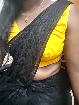 Snapshot of Tamilmallu-duskygirl03 chatting on April 29, 2026, 6:50 am Tamilmallu-duskygirl03 online show from April 29, 2026, 6:50 am