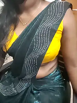 Snapshot of Tamilmallu-duskygirl03 chatting on May 14, 2026, 5:37 am Tamilmallu-duskygirl03 online show from May 14, 2026, 5:37 am