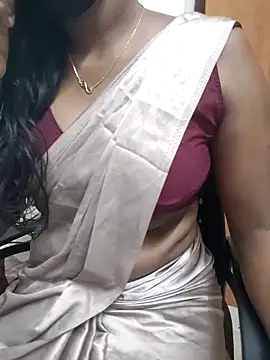 Snapshot of Tamilmallu-duskygirl03 chatting on May 6, 2026, 5:44 am Tamilmallu-duskygirl03 online show from May 6, 2026, 5:44 am