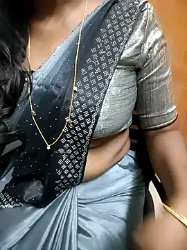 Snapshot of Tamilmallu-duskygirl03 chatting on February 4, 2026, 6:47 pm Tamilmallu-duskygirl03 online show from February 4, 2026, 6:47 pm