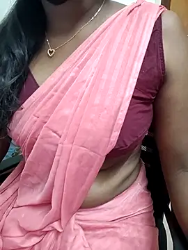 Snapshot of Tamilmallu-duskygirl03 chatting on April 26, 2026, 1:19 pm Tamilmallu-duskygirl03 online show from April 26, 2026, 1:19 pm