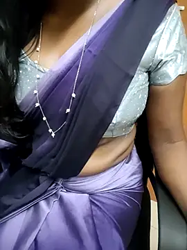 Snapshot of Tamilmallu-duskygirl03 chatting on February 1, 2026, 7:28 am Tamilmallu-duskygirl03 online show from February 1, 2026, 7:28 am