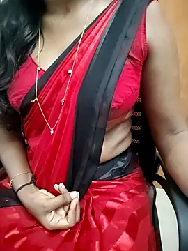 Snapshot of Tamilmallu-duskygirl03 chatting on June 17, 2026, 5:18 am Tamilmallu-duskygirl03 online show from June 17, 2026, 5:18 am