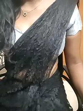 Snapshot of Tamilmallu-duskygirl03 chatting on May 15, 2026, 4:54 am Tamilmallu-duskygirl03 online show from May 15, 2026, 4:54 am
