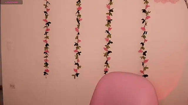 Snapshot of Ashleyroys_111 chatting on March 31, 2026, 6:21 pm Ashleyroys 111 online show from March 31, 2026, 6:21 pm