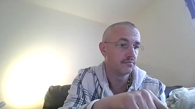 Snapshot of Nyctalopie8579 chatting on May 12, 2026, 10:21 am Nyctalopie8579 online show from May 12, 2026, 10:21 am