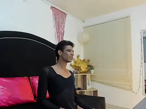 Snapshot of Nezuko__tanyi chatting on October 17, 2025, 4:16 am Nezuko  tanyi online show from October 17, 2025, 4:16 am