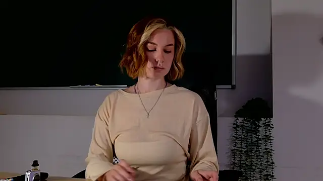 Snapshot of ClaireMathis chatting on June 19, 2026, 3:07 pm ClaireMathis online show from June 19, 2026, 3:07 pm