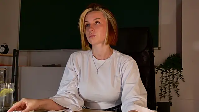 ClaireMathis online show from July 6, 2026, 2:46 pm