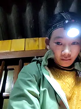 Snapshot of gio-thu chatting on November 23, 2025, 2:05 pm gio-thu online show from November 23, 2025, 2:05 pm