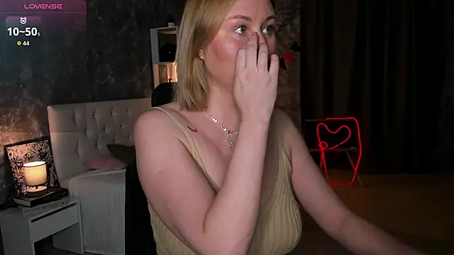 Snapshot of scent__of_woman chatting on November 20, 2025, 1:50 am scent of woman online show from November 20, 2025, 1:50 am