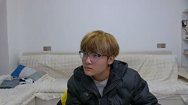 KK-cuteboy online show from February 21, 2026, 10:28 am