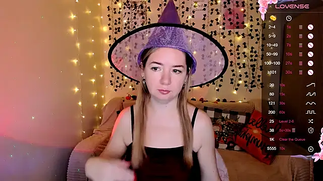 Snapshot of Evaa_Braunn chatting on October 29, 2025, 2:10 am Evaa Braunn online show from October 29, 2025, 2:10 am