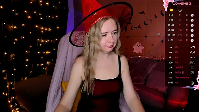 Snapshot of Evaa_Braunn chatting on October 27, 2025, 2:12 am Evaa Braunn online show from October 27, 2025, 2:12 am