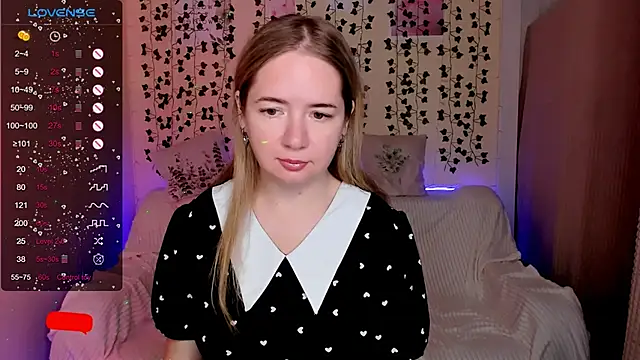 Snapshot of Evaa_Braunn chatting on December 1, 2025, 2:12 am Evaa Braunn online show from December 1, 2025, 2:12 am