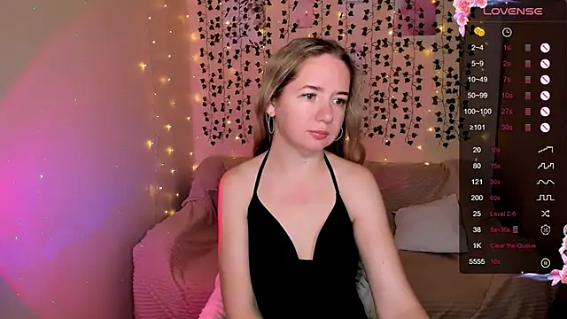 Snapshot of Evaa_Braunn chatting on November 20, 2025, 2:23 am Evaa Braunn online show from November 20, 2025, 2:23 am