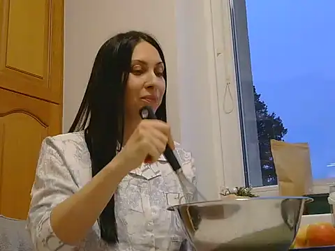 Snapshot of Olivarra chatting on February 9, 2026, 3:54 pm Olivarra online show from February 9, 2026, 3:54 pm