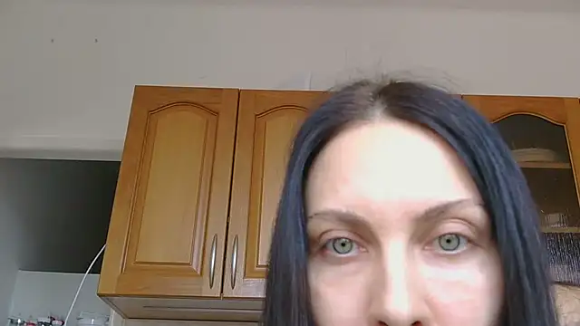 Snapshot of Olivarra chatting on March 1, 2026, 11:32 am Olivarra online show from March 1, 2026, 11:32 am