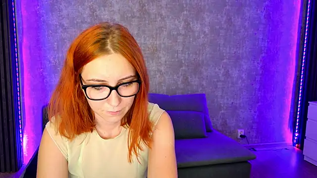 scarleteyes  online show from November 8, 2025, 6:06 am