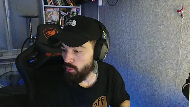 Snapshot of Nik_Namee chatting on November 12, 2025, 5:11 am Nik Namee online show from November 12, 2025, 5:11 am