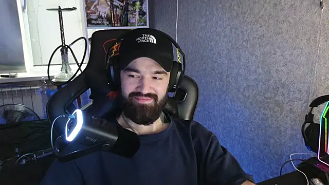 Snapshot of Nik_Namee chatting on November 9, 2025, 6:28 am Nik Namee online show from November 9, 2025, 6:28 am