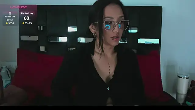 SussySunny  online show from April 11, 2026, 4:20 am