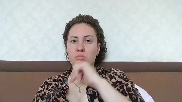 MeadowEyes online show from May 25, 2026, 7:07 am