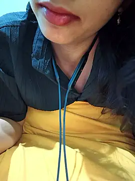 Snapshot of Royal_Shona chatting on January 13, 2026, 6:45 pm Royal Shona online show from January 13, 2026, 6:45 pm