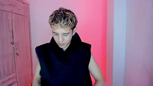 tylernova online show from February 15, 2026, 4:02 am