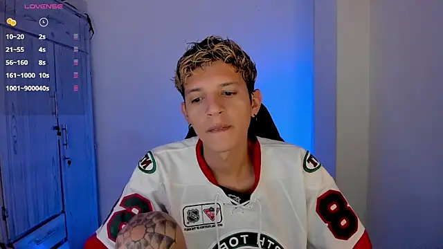 tylernova online show from April 10, 2026, 3:13 am