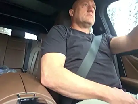 Snapshot of akstr8 chatting on March 26, 2026, 5:33 pm akstr8 online show from March 26, 2026, 5:33 pm