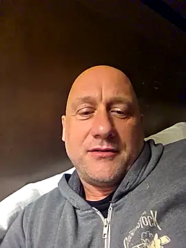 Snapshot of akstr8 chatting on March 27, 2026, 7:28 am akstr8 online show from March 27, 2026, 7:28 am