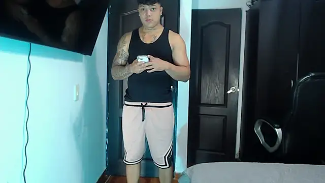 Snapshot of Boyhot_00 chatting on November 3, 2025, 1:33 am Boyhot 00 online show from November 3, 2025, 1:33 am