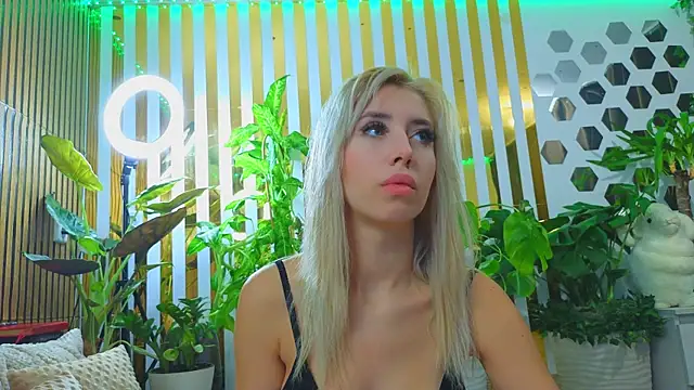 Violetttttta online show from October 21, 2025, 9:14 pm